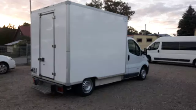 RENAULT Trafic 