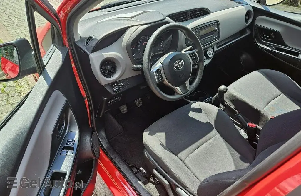 TOYOTA Yaris 
