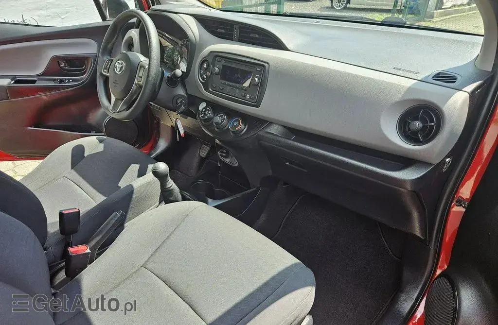 TOYOTA Yaris 