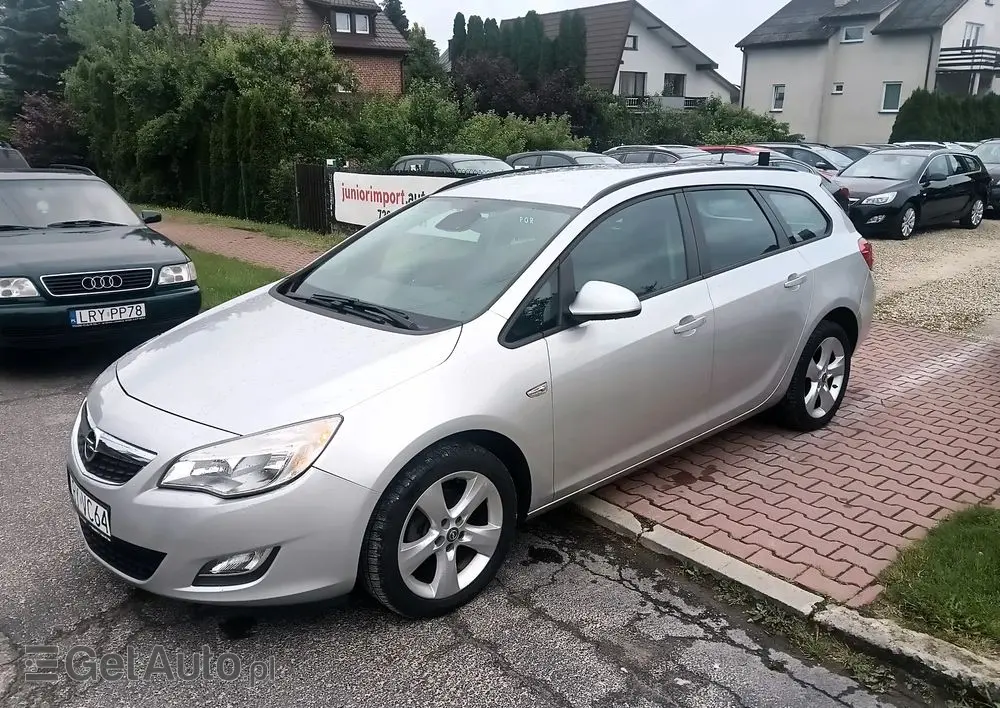 OPEL Astra 1.4 Turbo Cosmo