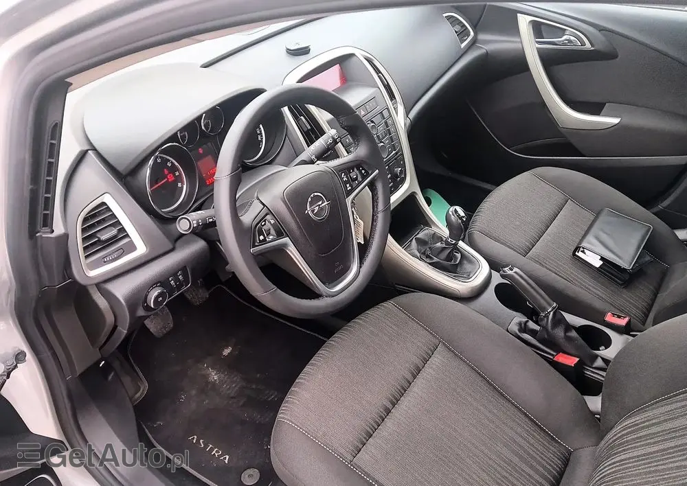 OPEL Astra 1.4 Turbo Cosmo