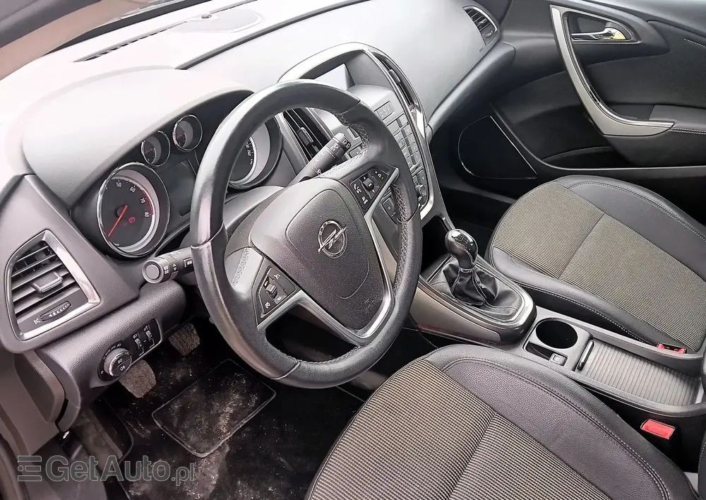 OPEL Astra 1.4 Turbo Cosmo