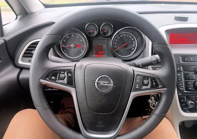 OPEL Astra 1.4 Turbo Cosmo