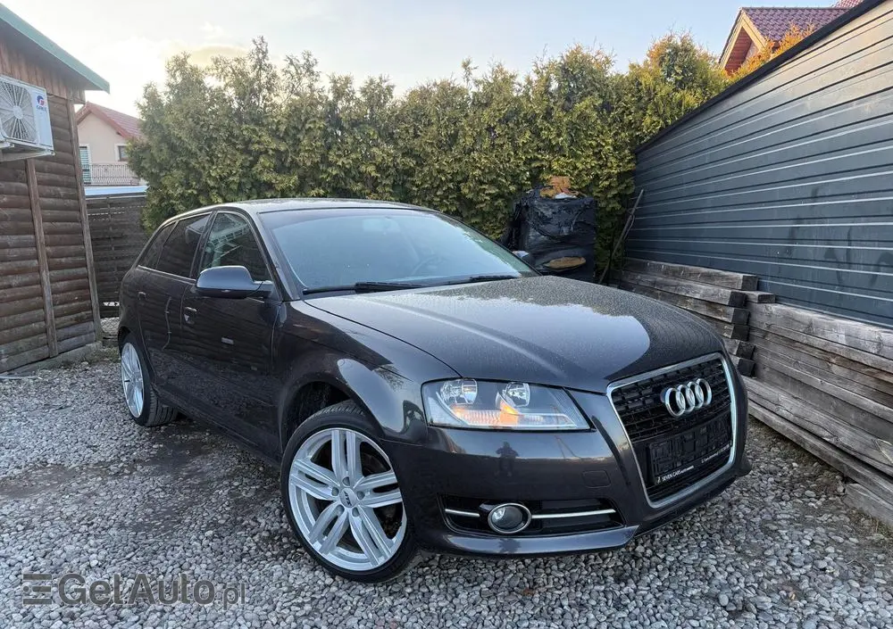 AUDI A3 Sportback 1.6 TDI DPF Attraction