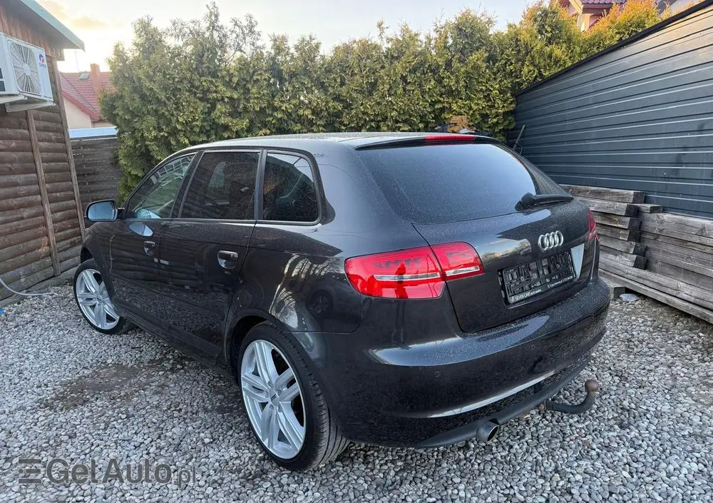 AUDI A3 Sportback 1.6 TDI DPF Attraction