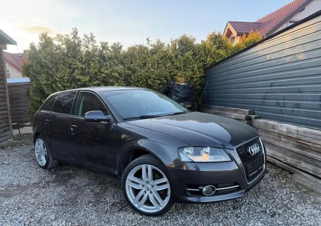 AUDI A3 Sportback 1.6 TDI DPF Attraction