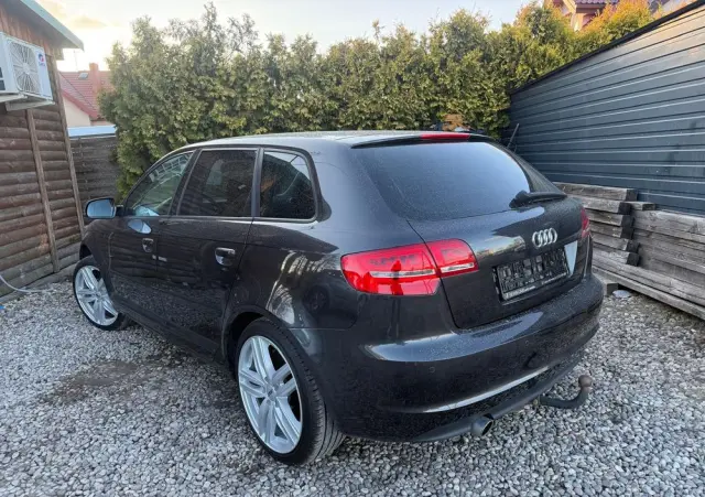 AUDI A3 Sportback 1.6 TDI DPF Attraction