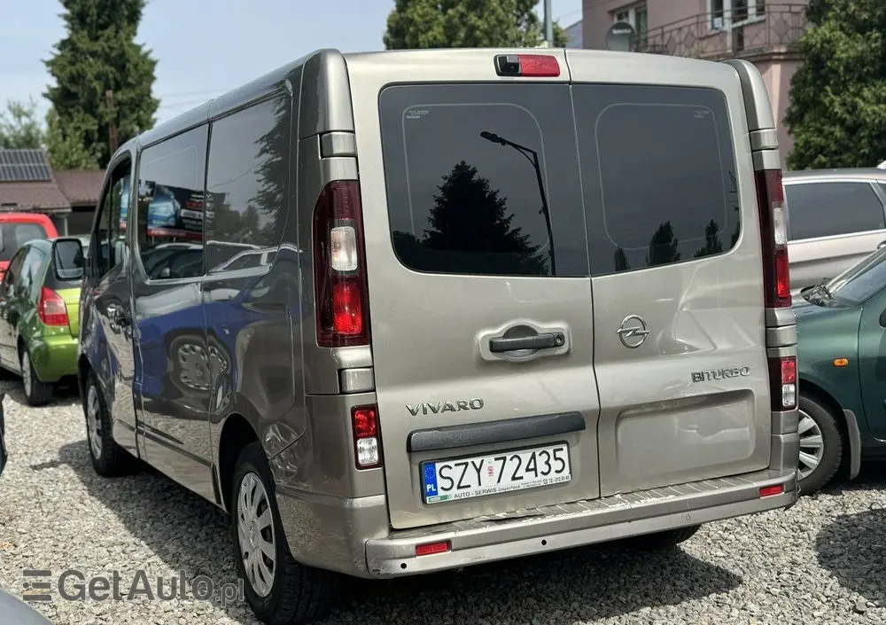 OPEL Vivaro 