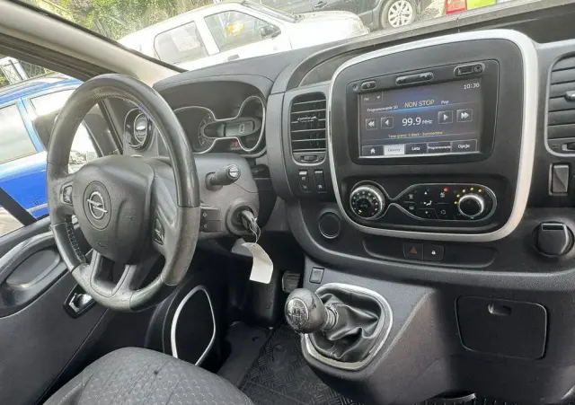 OPEL Vivaro 