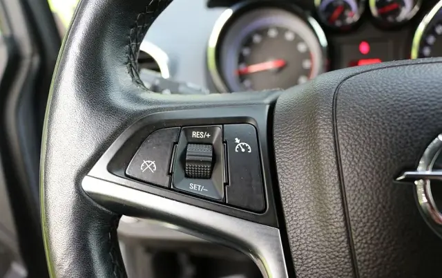 OPEL Meriva 1.4 T Cosmo