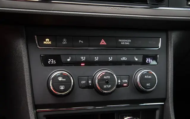 SEAT Leon 2.0 TDI DPF Start&Stop DSG XCELLENCE