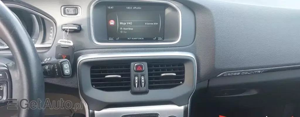 VOLVO V40 