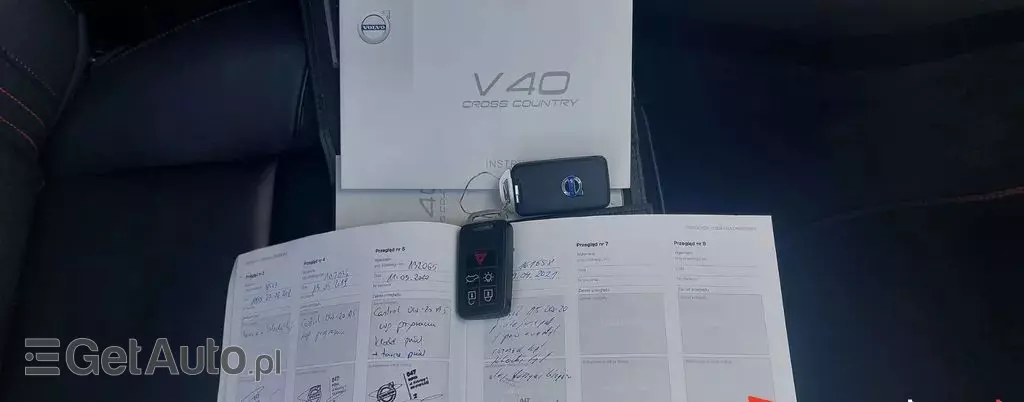 VOLVO V40 