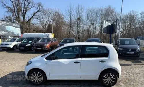 VOLKSWAGEN Up! 