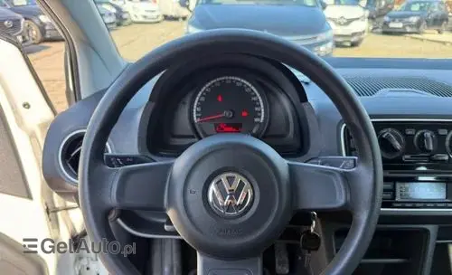 VOLKSWAGEN Up! 