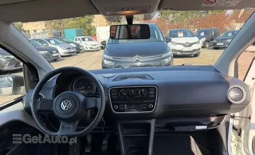 VOLKSWAGEN Up! 