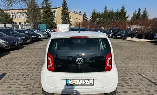 VOLKSWAGEN Up! 