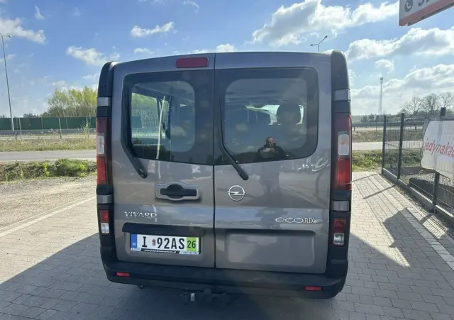 OPEL Vivaro 