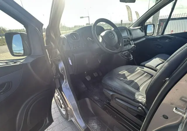 OPEL Vivaro 