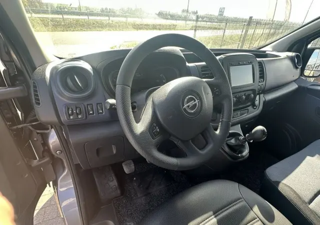 OPEL Vivaro 