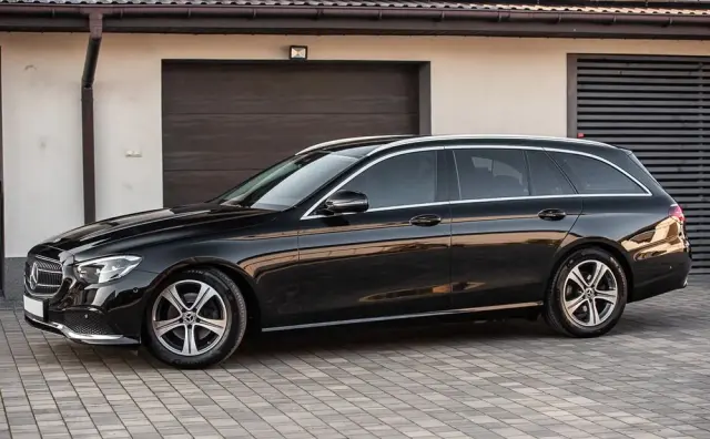 MERCEDES-BENZ Klasa E 200 d 9G-TRONIC Avantgarde