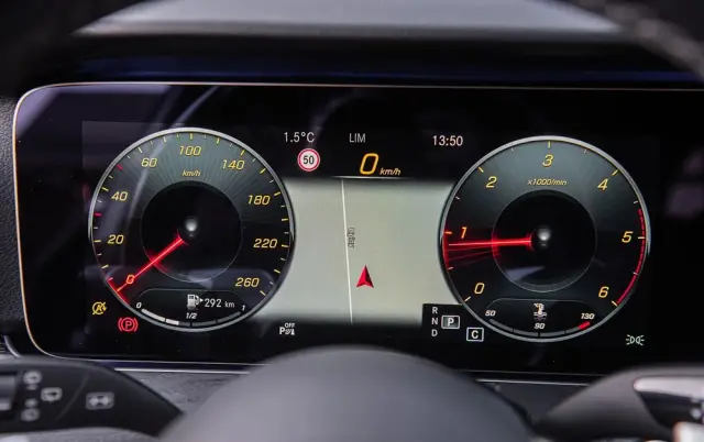 MERCEDES-BENZ Klasa E 200 d 9G-TRONIC Avantgarde