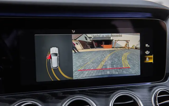 MERCEDES-BENZ Klasa E 200 d 9G-TRONIC Avantgarde