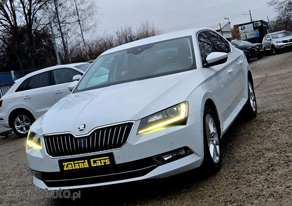 SKODA Superb 2.0 TDI DSG Style