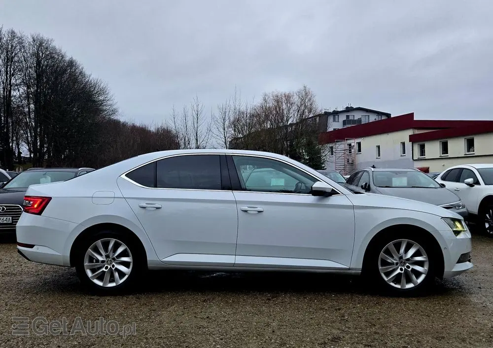 SKODA Superb 2.0 TDI DSG Style