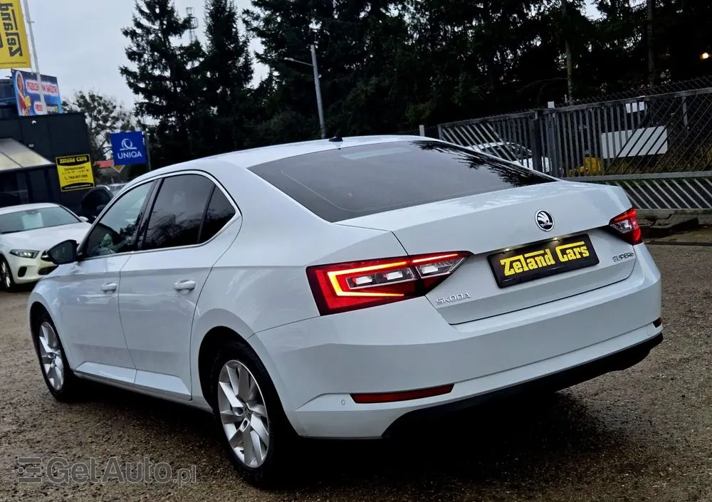 SKODA Superb 2.0 TDI DSG Style