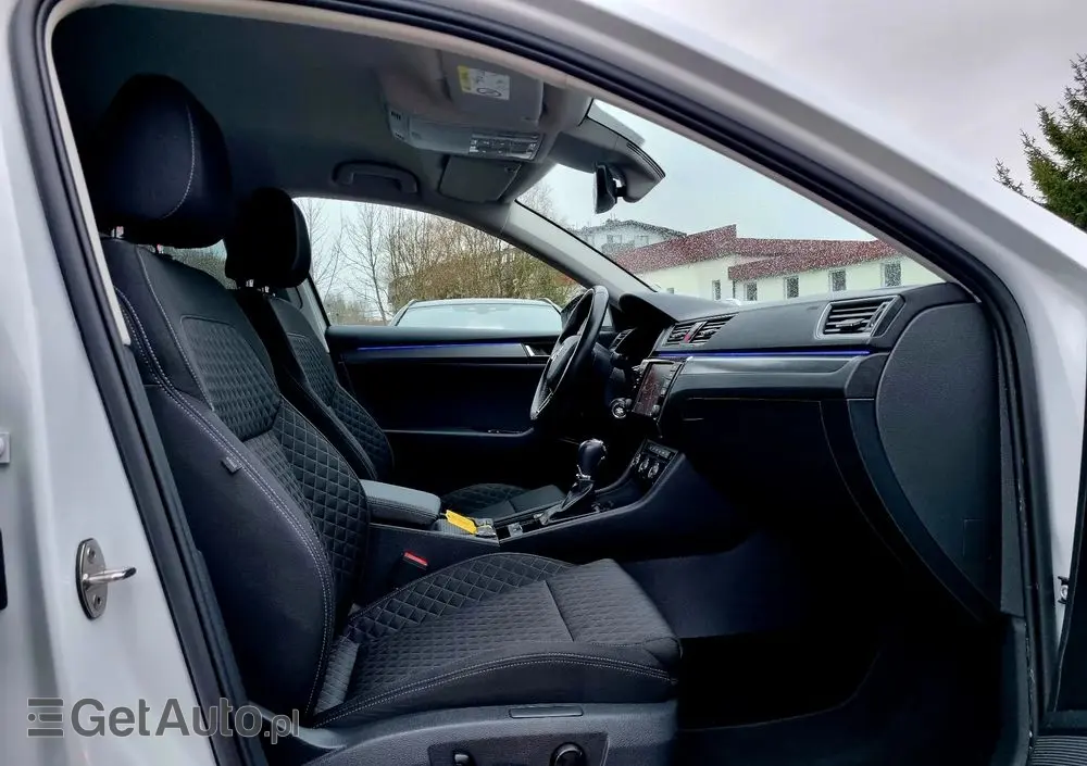 SKODA Superb 2.0 TDI DSG Style