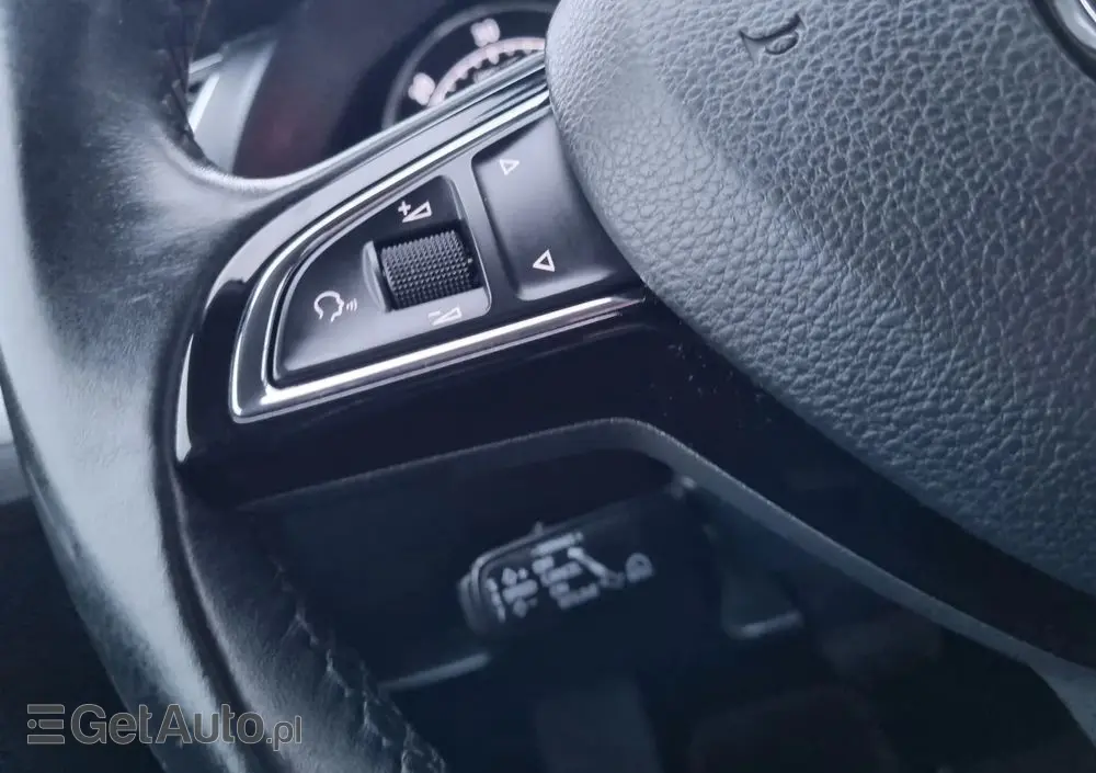 SKODA Superb 2.0 TDI DSG Style