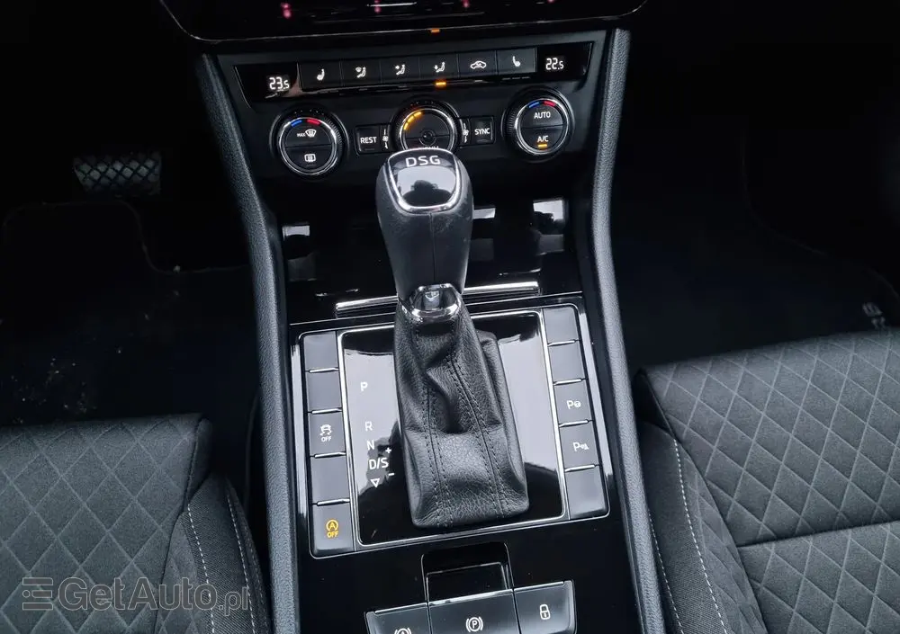 SKODA Superb 2.0 TDI DSG Style