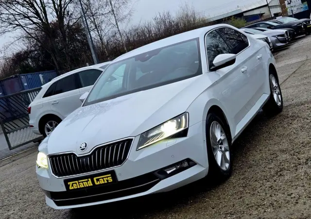 SKODA Superb 2.0 TDI DSG Style