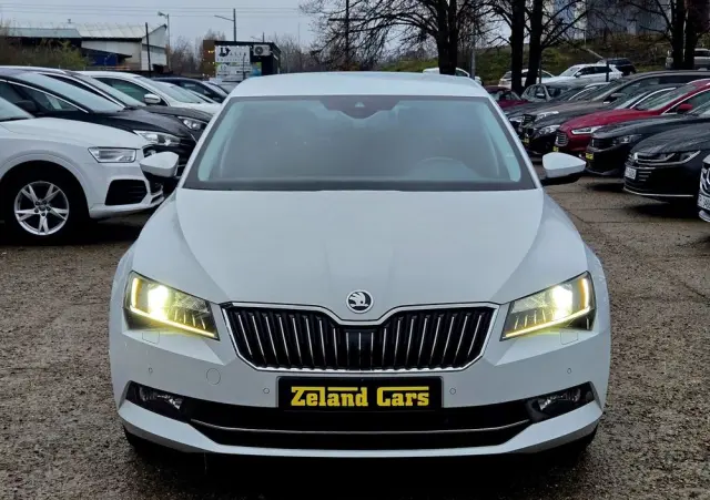 SKODA Superb 2.0 TDI DSG Style