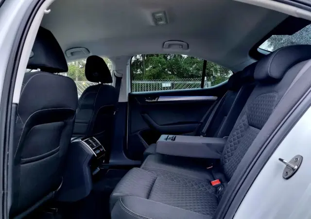 SKODA Superb 2.0 TDI DSG Style