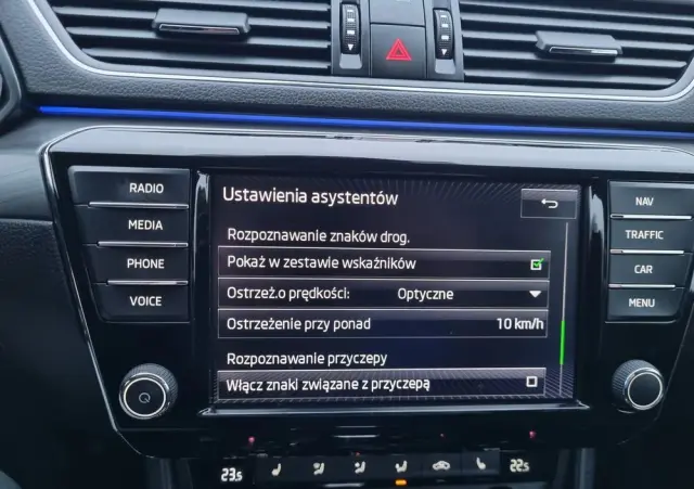 SKODA Superb 2.0 TDI DSG Style