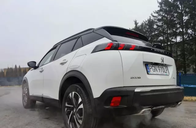PEUGEOT 2008 