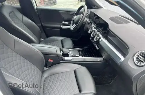 MERCEDES-BENZ GLB 