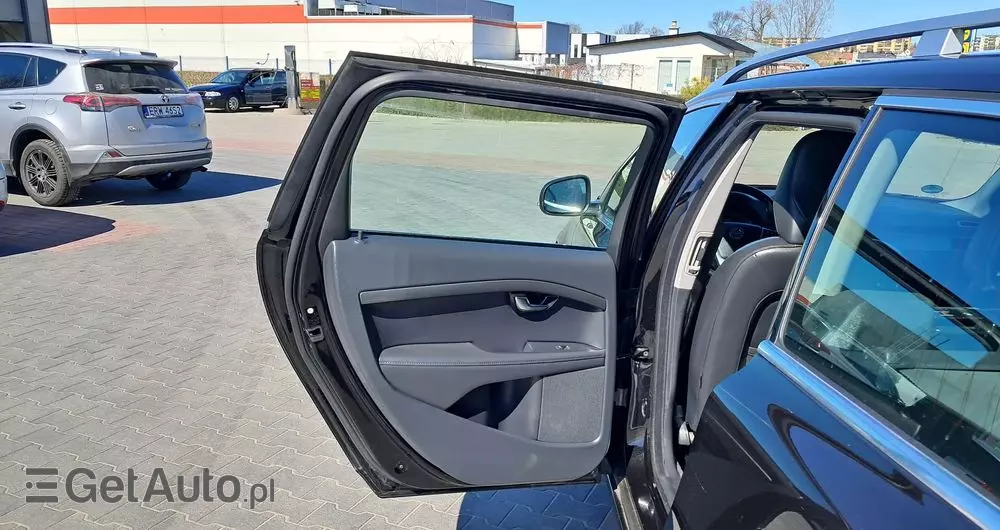 VOLVO V70 D3 Drive-E Summum