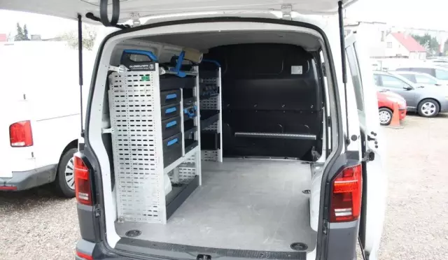 VOLKSWAGEN TRANSPORTER 