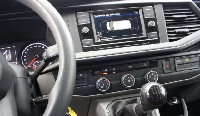 VOLKSWAGEN TRANSPORTER 