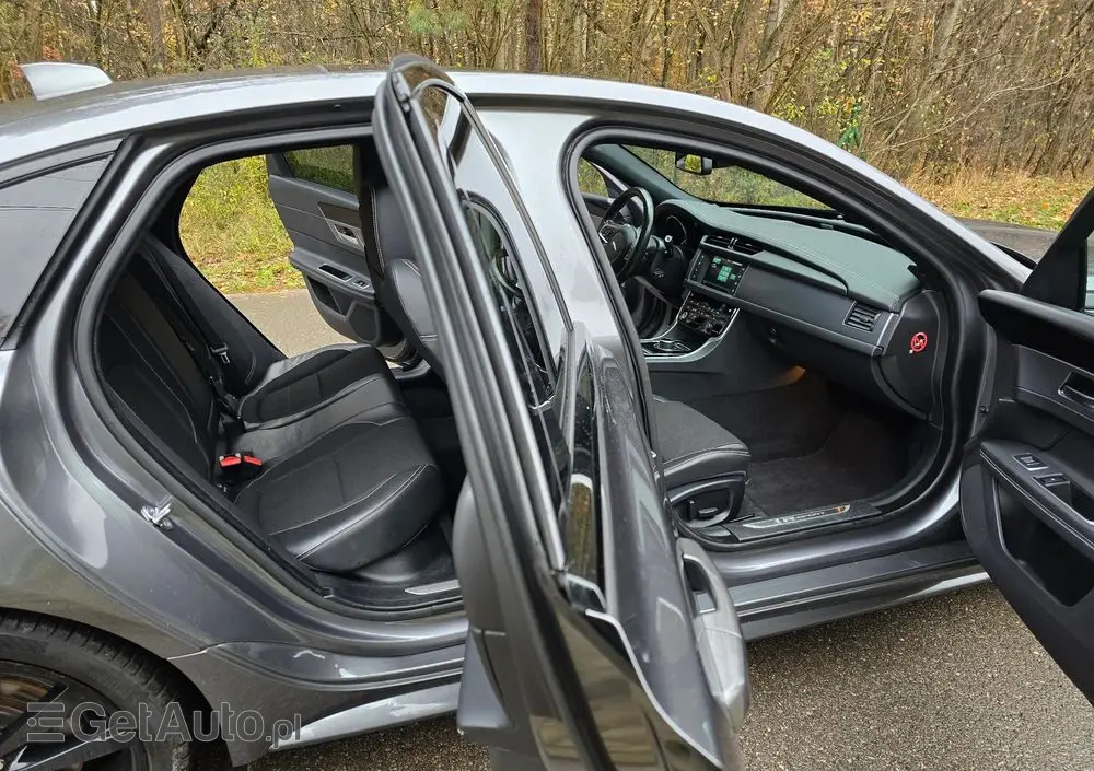 JAGUAR XF 2.0 i4D AWD R-Sport