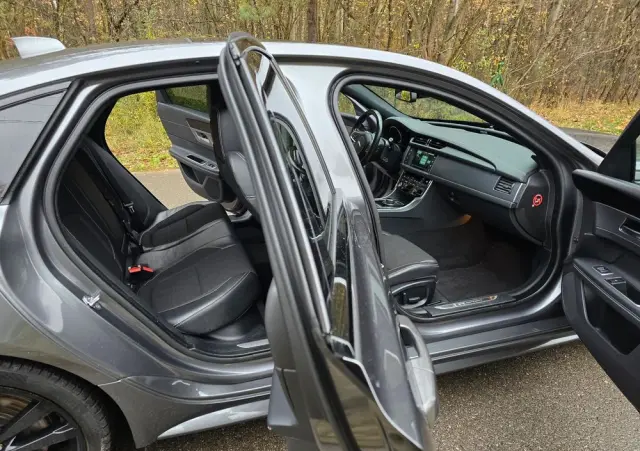 JAGUAR XF 2.0 i4D AWD R-Sport