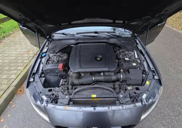 JAGUAR XF 2.0 i4D AWD R-Sport