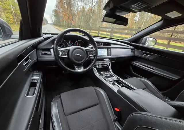 JAGUAR XF 2.0 i4D AWD R-Sport