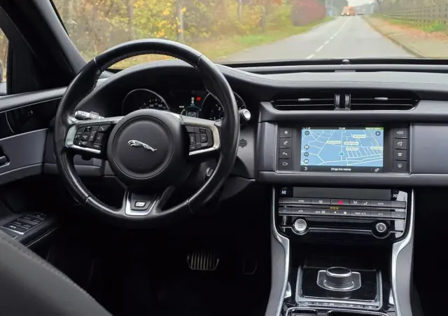 JAGUAR XF 2.0 i4D AWD R-Sport