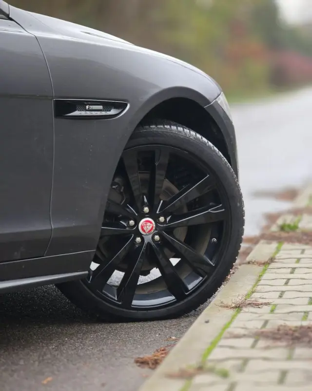 JAGUAR XF 2.0 i4D AWD R-Sport