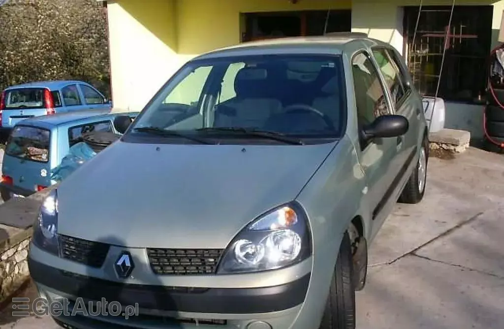 RENAULT Clio 
