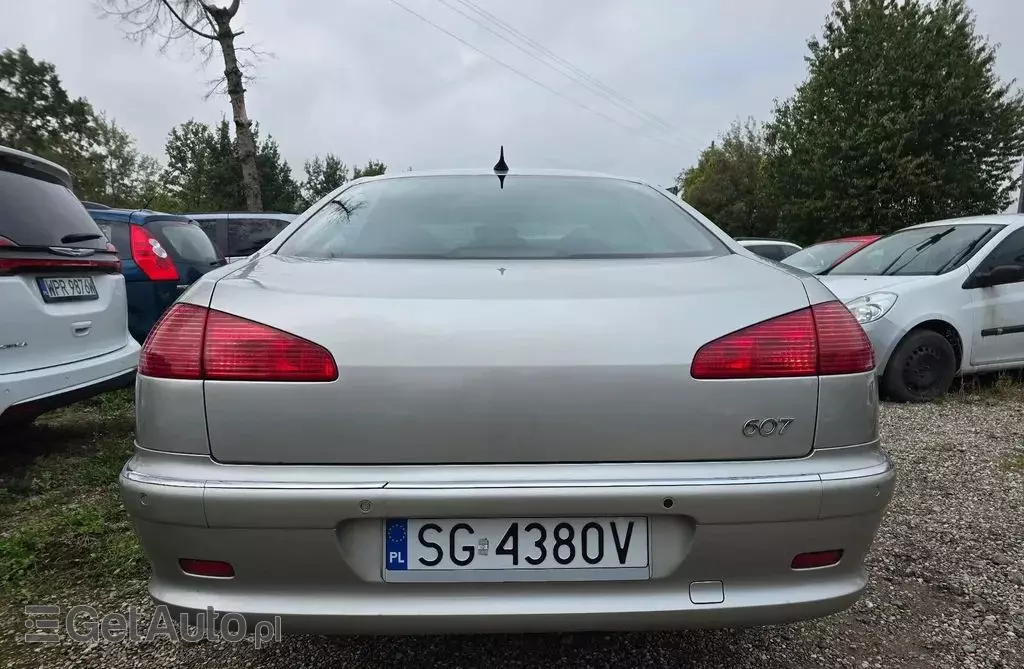 PEUGEOT 607 